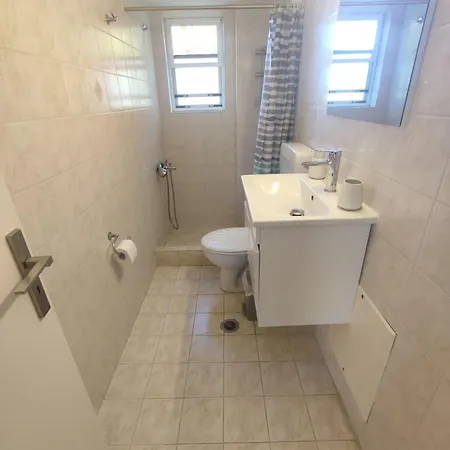 Peroulia Apartment Kompoi