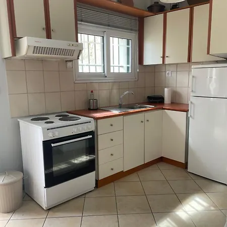 Peroulia Apartment *
